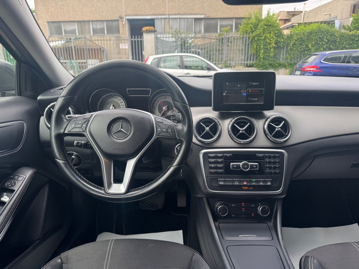 Mercedes-Benz GLA SUV 220 CDI Automatic 4Matic Premium (20)