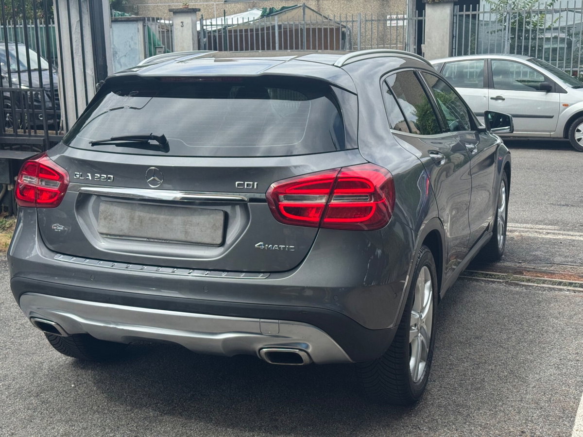 Mercedes-Benz GLA SUV 220 CDI Automatic 4Matic Premium (4)