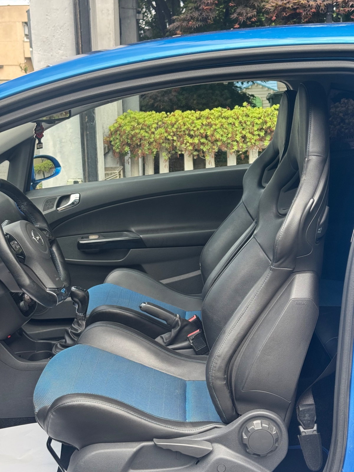 Opel Corsa 1.6 T 192CV 3 porte OPC (10)