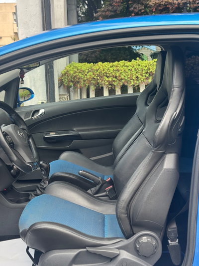 Opel Corsa 1.6 T 192CV 3 porte OPC (10)