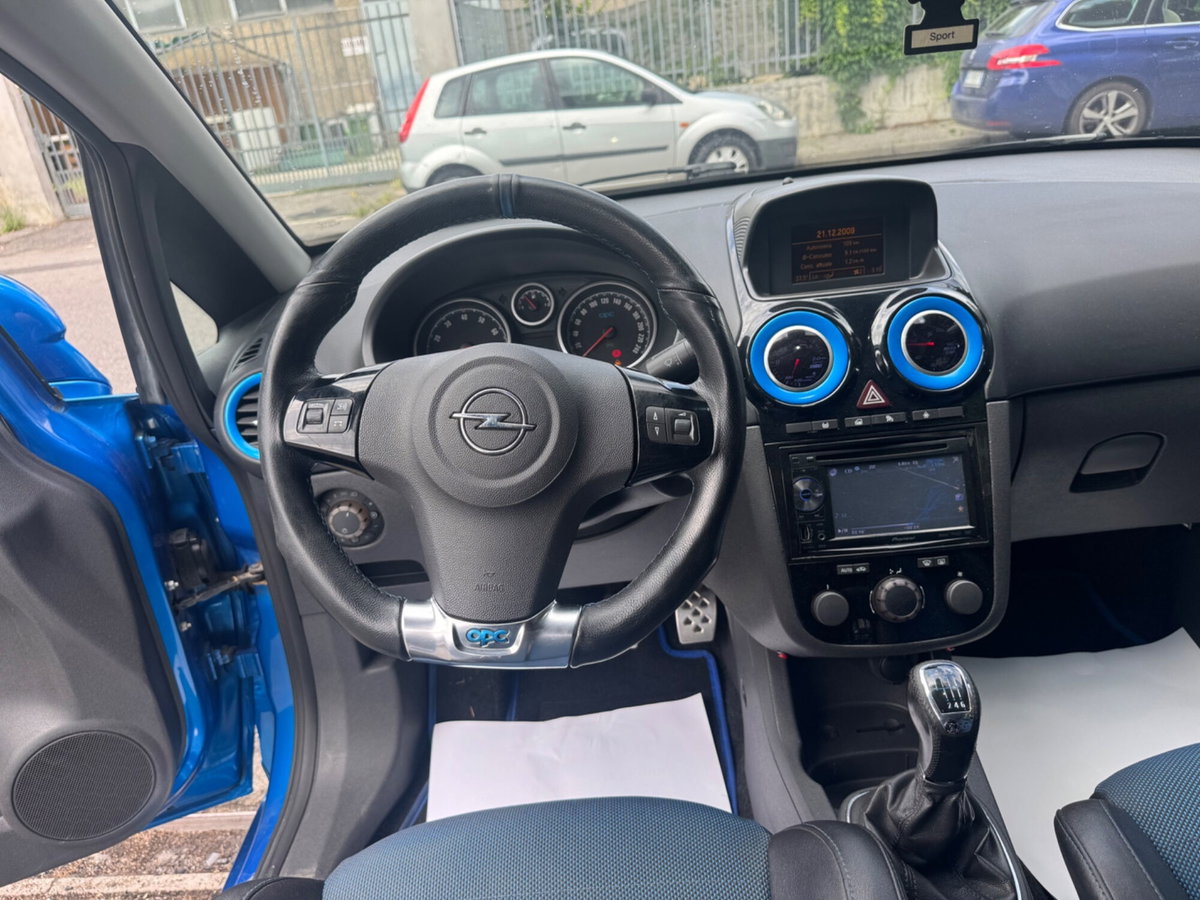 Opel Corsa 1.6 T 192CV 3 porte OPC (12)