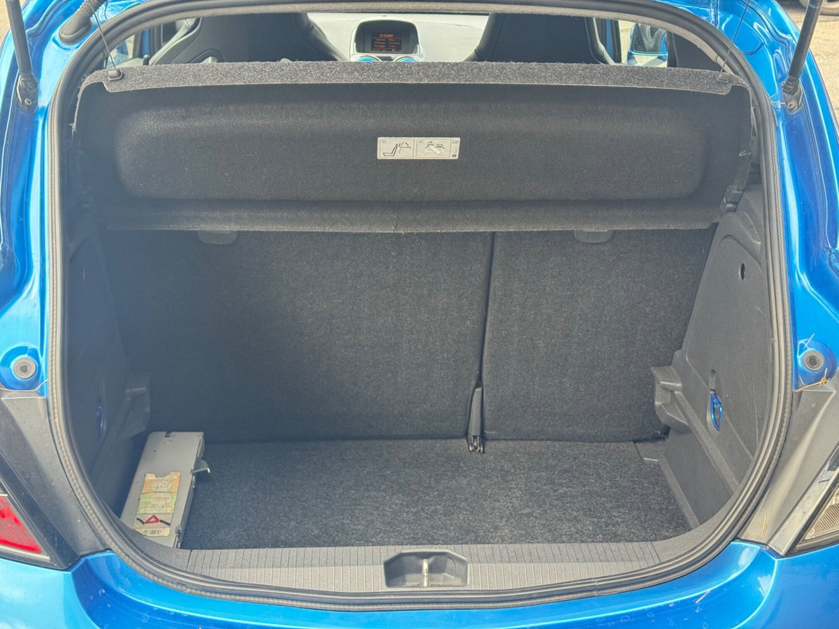 Opel Corsa 1.6 T 192CV 3 porte OPC (16)