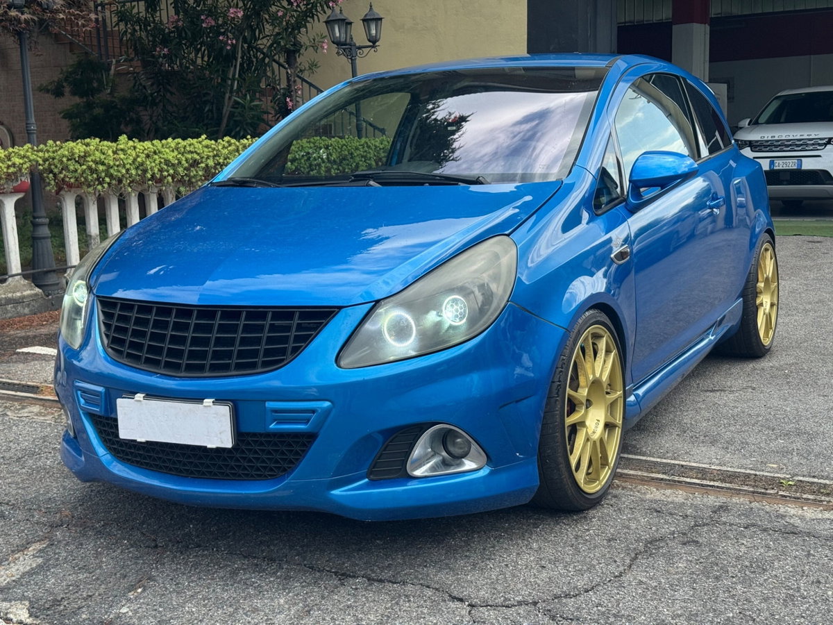 Opel Corsa 1.6 T 192CV 3 porte OPC (17)