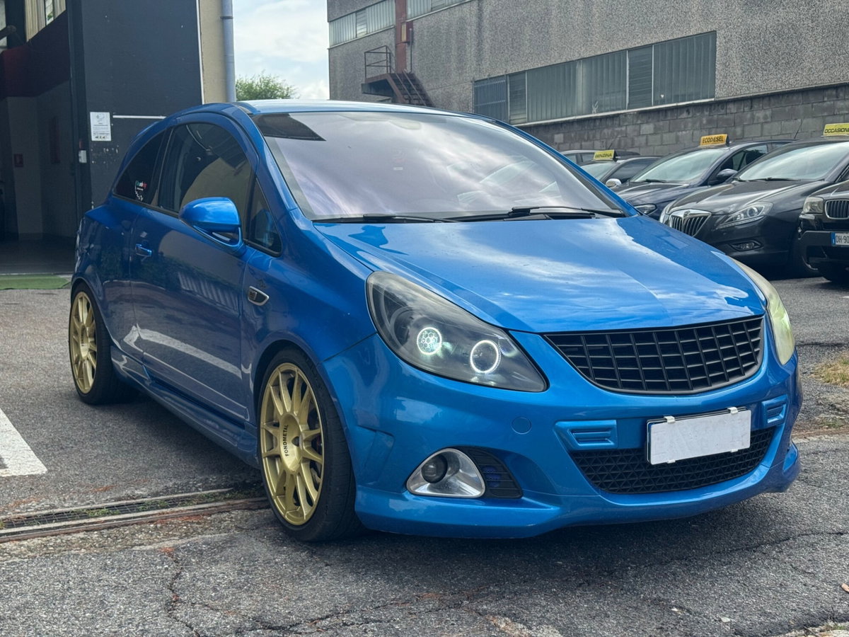 Opel Corsa 1.6 T 192CV 3 porte OPC (18)