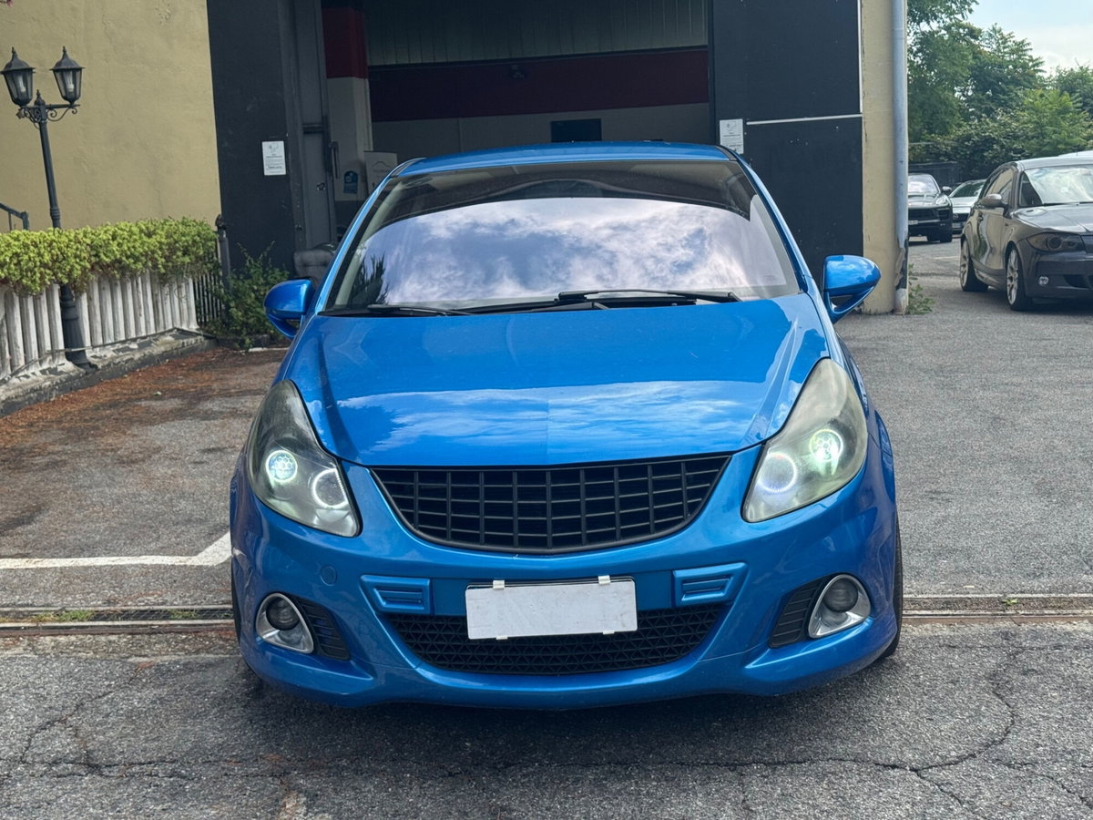 Opel Corsa 1.6 T 192CV 3 porte OPC (2)