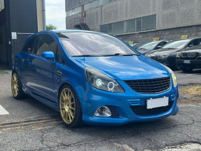 Opel Corsa 1.6 T 192CV 3 porte OPC (3)