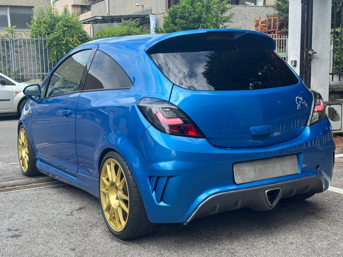 Opel Corsa 1.6 T 192CV 3 porte OPC (5)