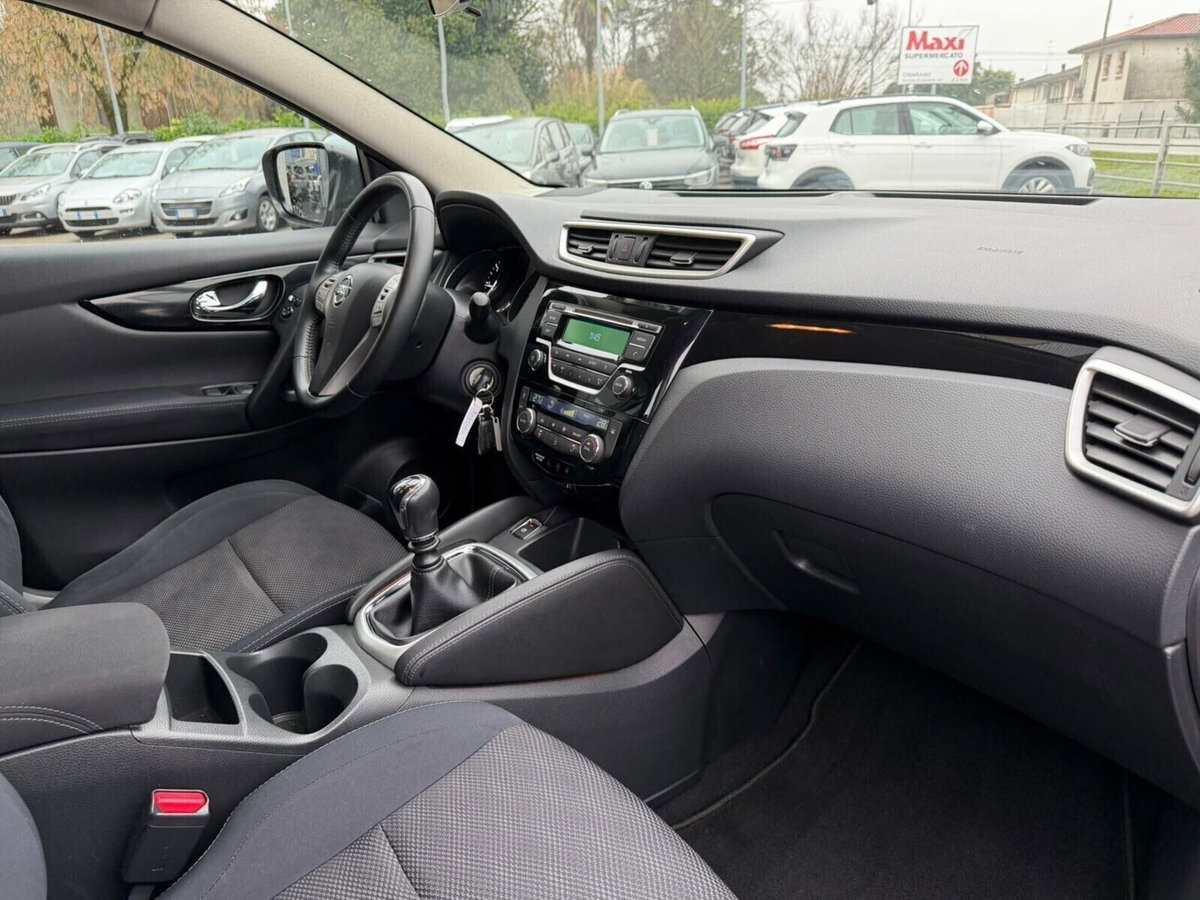 Nissan Qashqai 1.5 dCi Tekna (17)