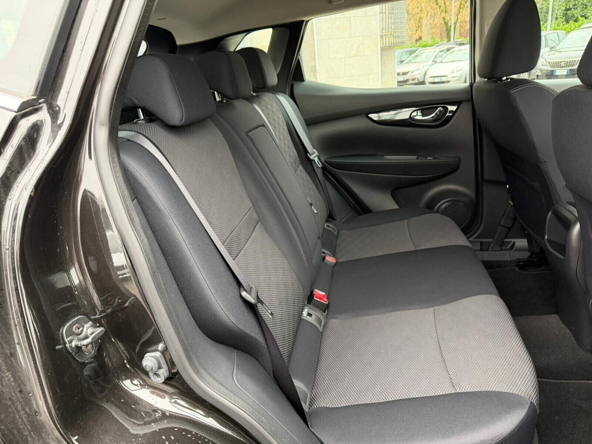 Nissan Qashqai 1.5 dCi Tekna (18)