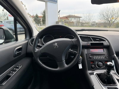 Peugeot 3008 1.6 HDi 115CV Business (16)