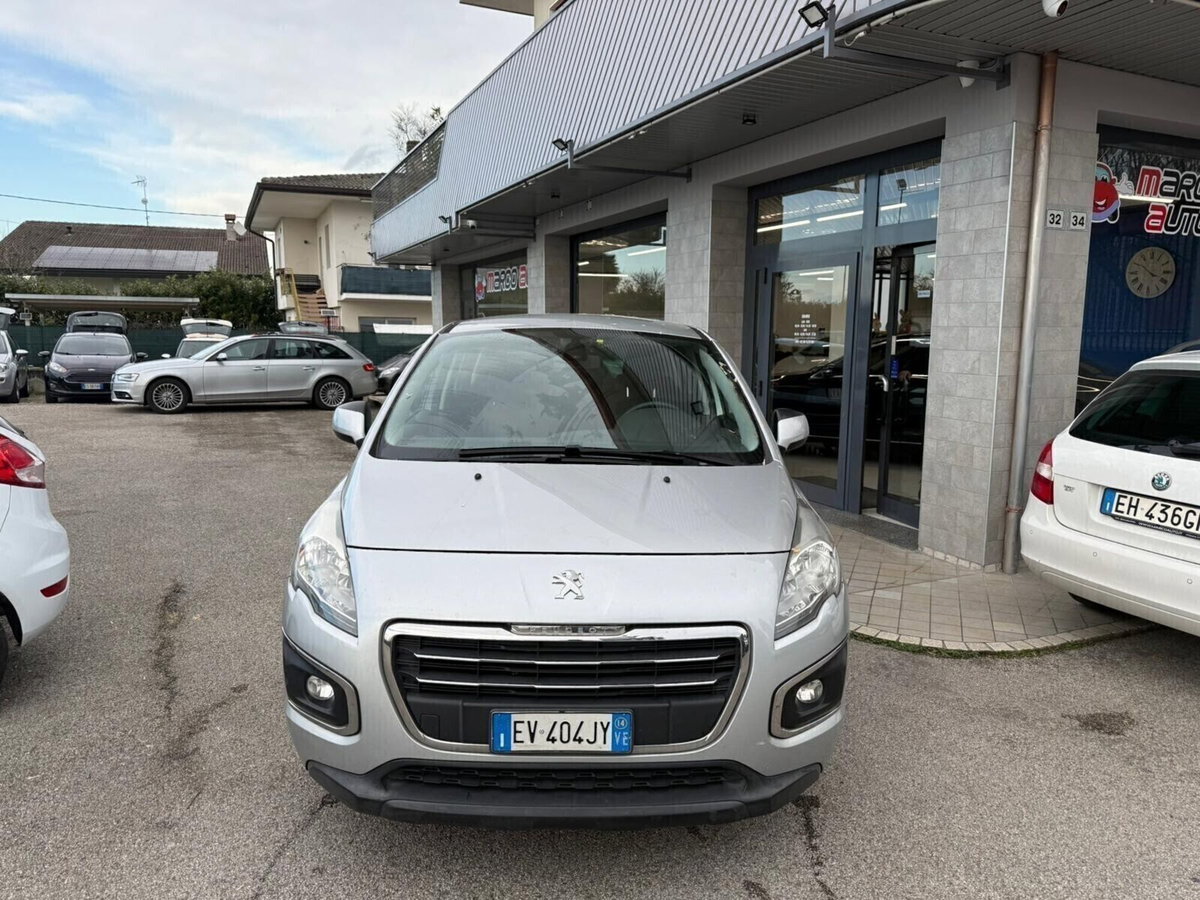 Peugeot 3008 1.6 HDi 115CV Business (2)