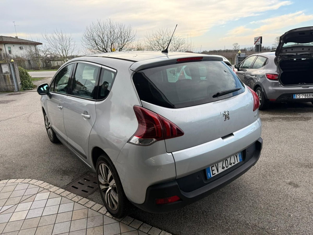 Peugeot 3008 1.6 HDi 115CV Business (3)