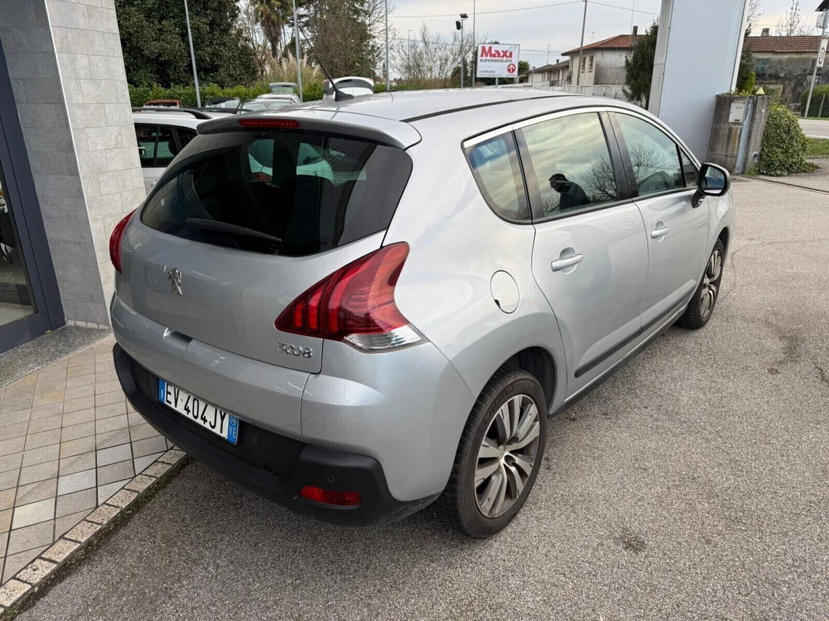 Peugeot 3008 1.6 HDi 115CV Business (6)