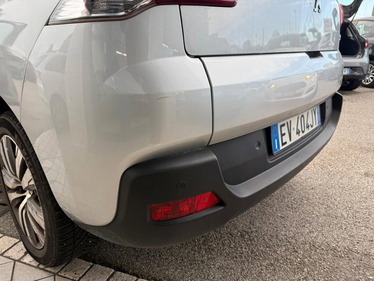 Peugeot 3008 1.6 HDi 115CV Business (7)