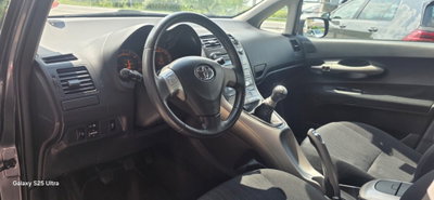 Toyota Auris 1.4 5 porte Sol (10)