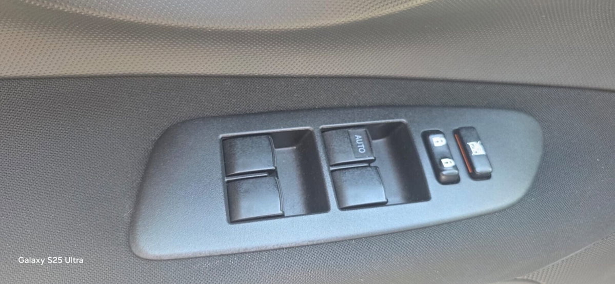 Toyota Auris 1.4 5 porte Sol (13)