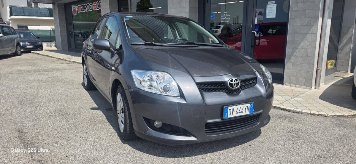 Toyota Auris 1.4 5 porte Sol (3)