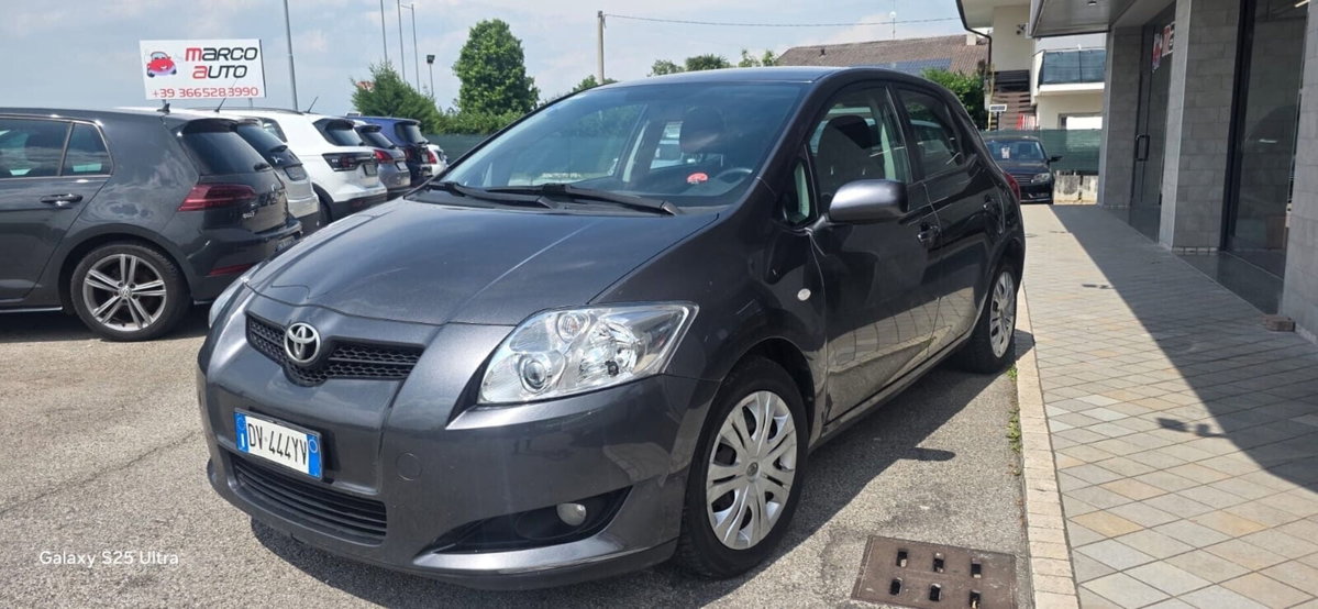 Toyota Auris 1.4 5 porte Sol (4)