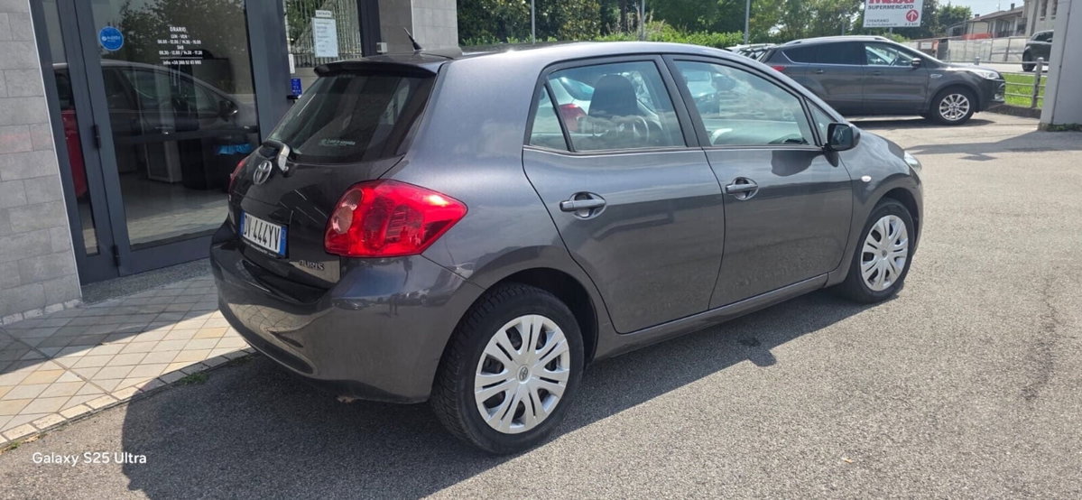 Toyota Auris 1.4 5 porte Sol (7)