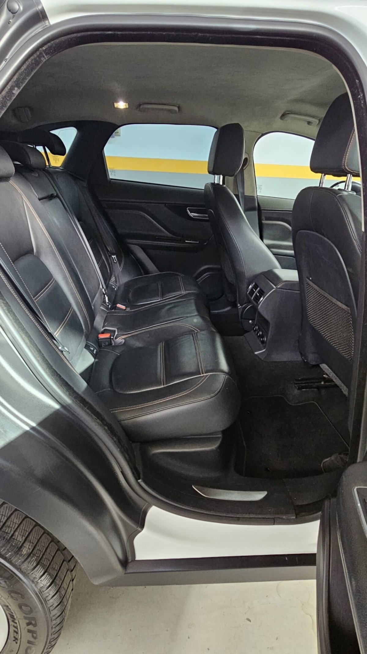 Jaguar F-Pace 2.0 D 180 CV AWD R-Sport (7)