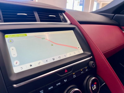 Jaguar E-Pace 2.0D 240 CV AWD aut. R-Dynamic HSE (14)