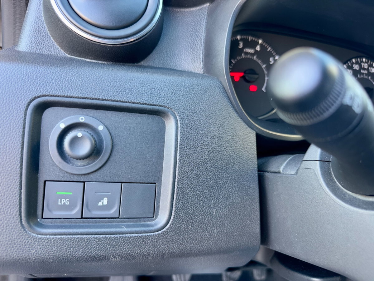Dacia Duster 1.0 TCe GPL 4x2 Extreme (17)