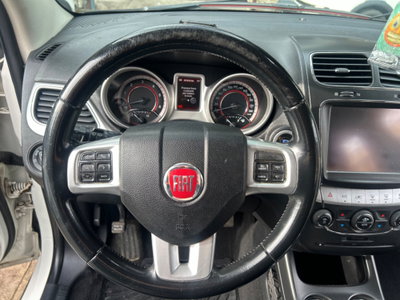 Fiat Freemont 2.0 Mjt 170 CV 4x4 Automatica Lounge (9)