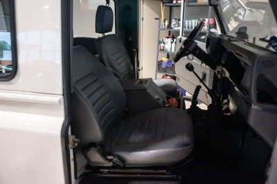 Land Rover Defender 90 2.5 Td5 Station Wagon (11)