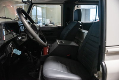 Land Rover Defender 90 2.5 Td5 Station Wagon (12)