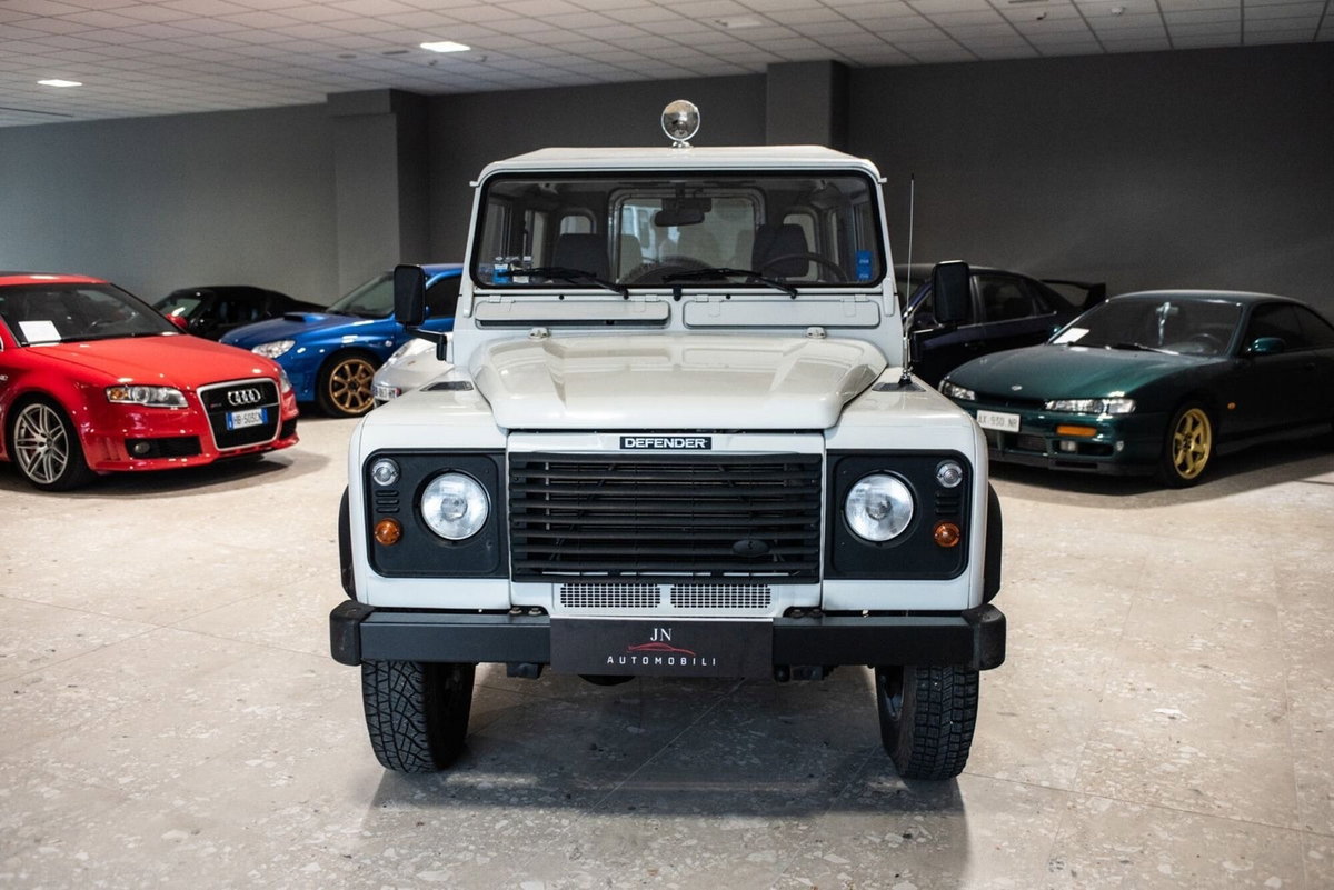 Land Rover Defender 90 2.5 Td5 Station Wagon (2)