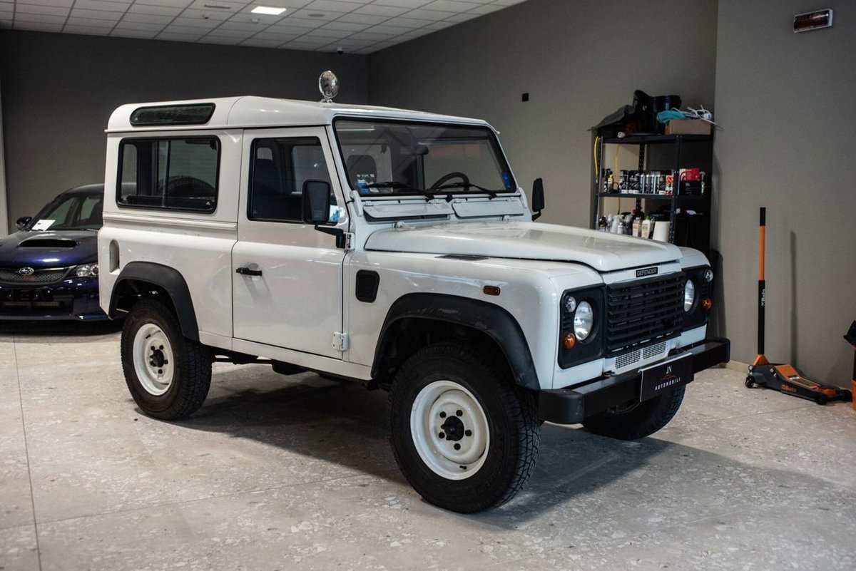 Land Rover Defender 90 2.5 Td5 Station Wagon (3)