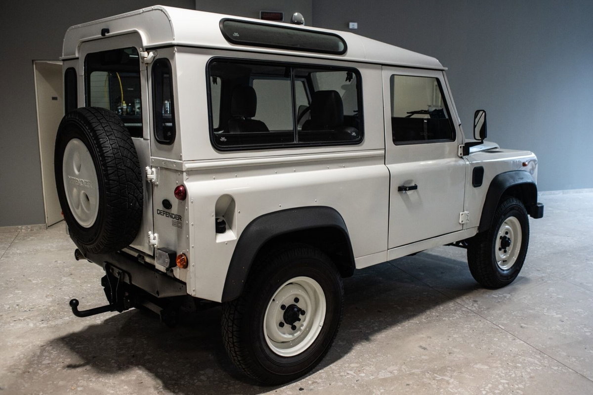 Land Rover Defender 90 2.5 Td5 Station Wagon (4)