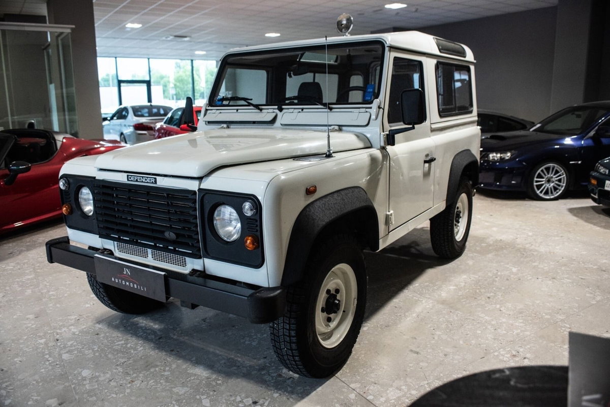 Land Rover Defender 90 2.5 Td5 Station Wagon (6)