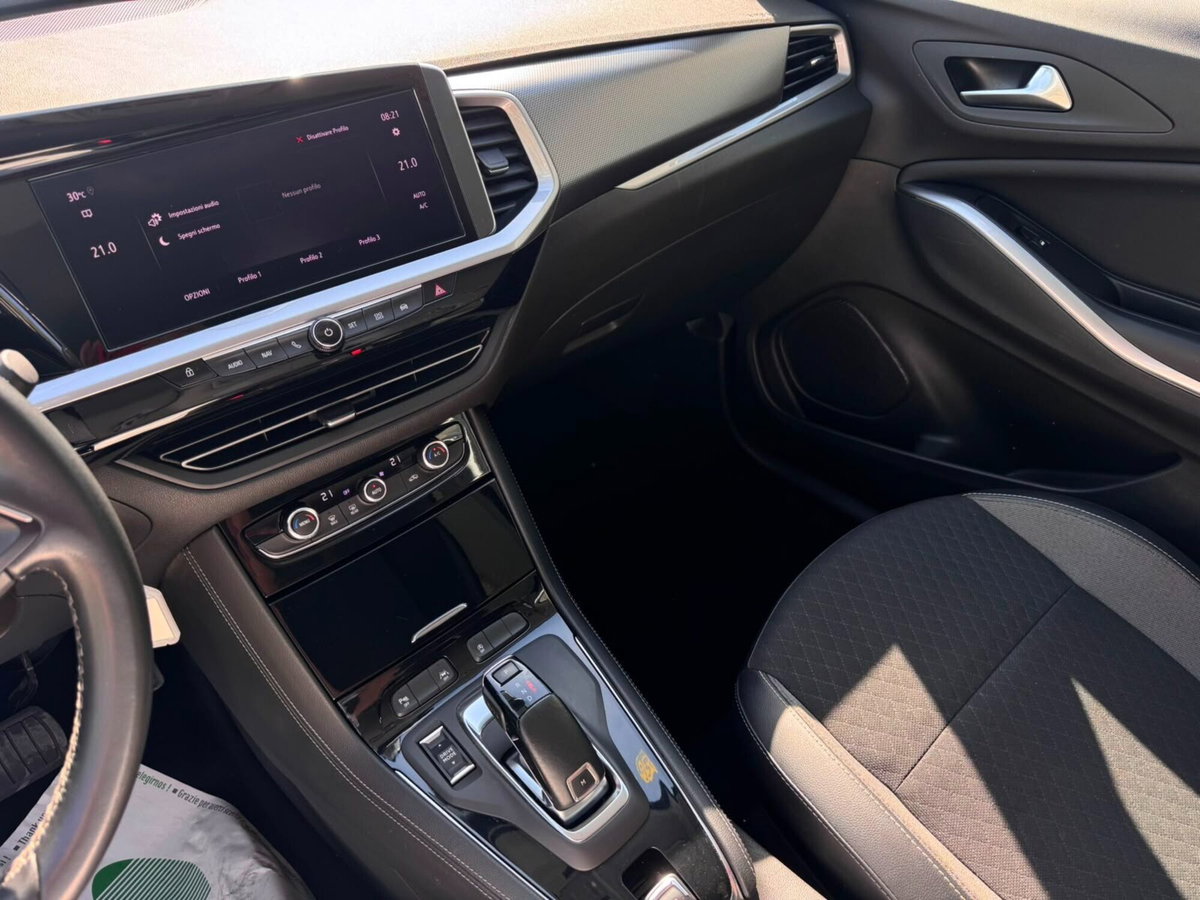 Opel Grandland 1.5 diesel Ecotec aut. Business Elegance (10)