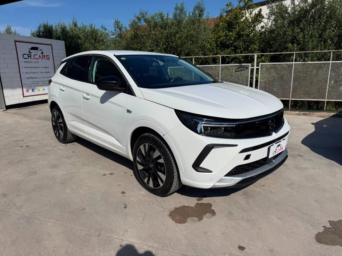 Opel Grandland 1.5 diesel Ecotec aut. Business Elegance (2)