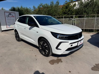 Opel Grandland 1.5 diesel Ecotec aut. Business Elegance (2)