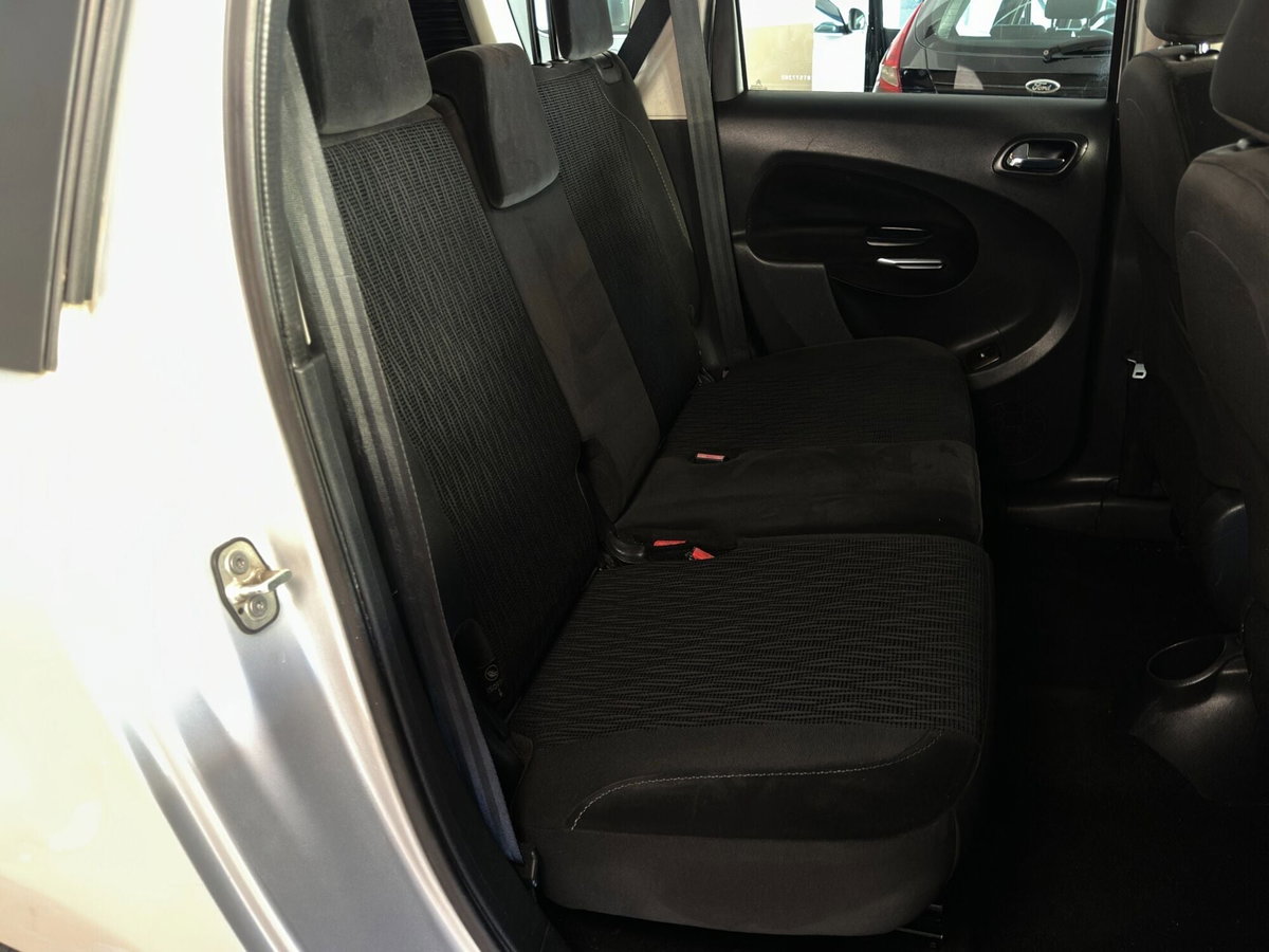 Citroen C3 Picasso 1.4 VTi 95 Exclusive Style (13)