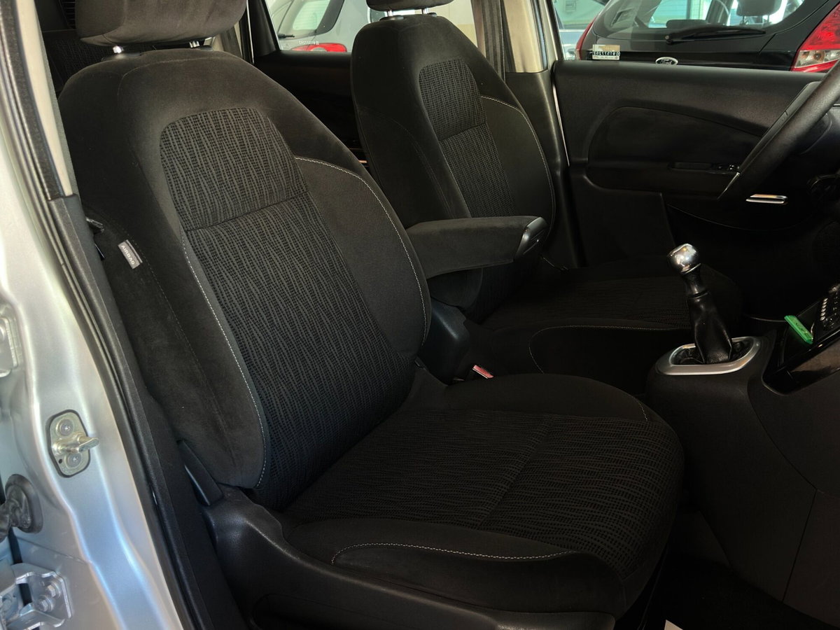 Citroen C3 Picasso 1.4 VTi 95 Exclusive Style (9)