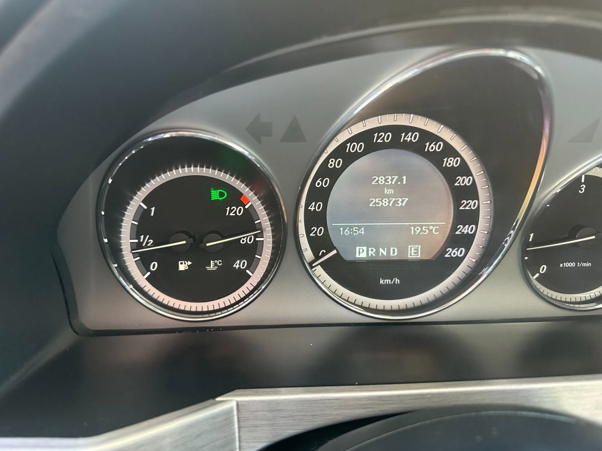 Mercedes-Benz GLK 220 CDI 2WD BlueEFFICIENCY (16)