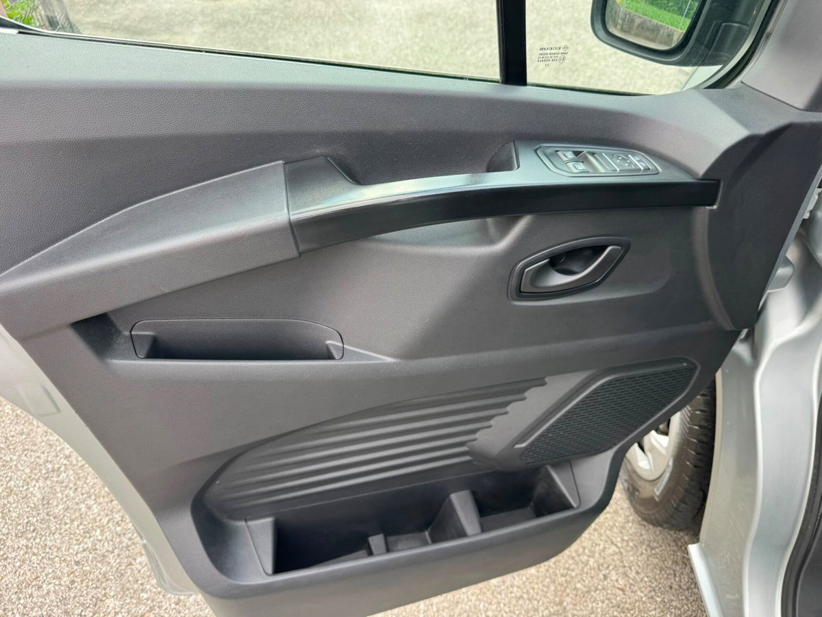 Renault Trafic Furgone BluedCi 150CV EDC PL-TN SpaceClass (10)