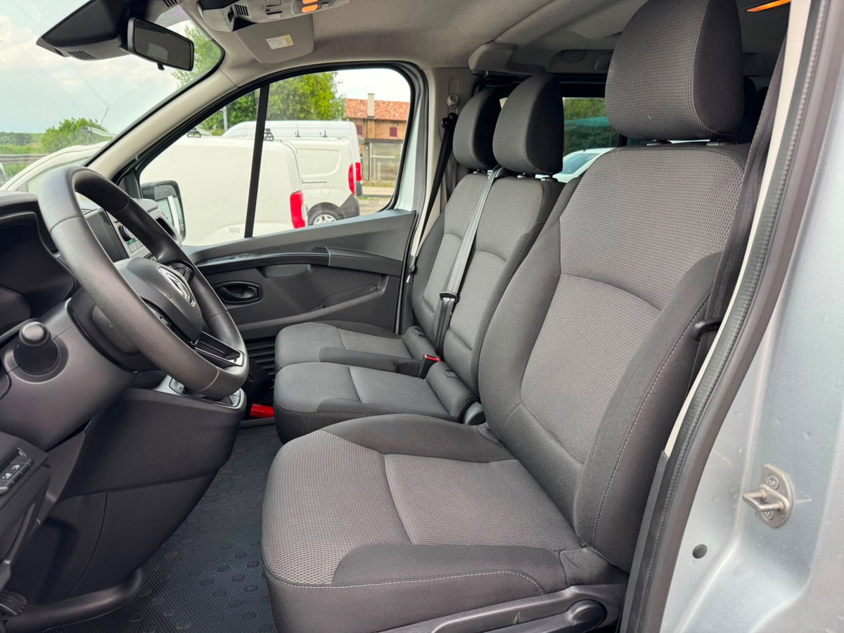 Renault Trafic Furgone BluedCi 150CV EDC PL-TN SpaceClass (12)