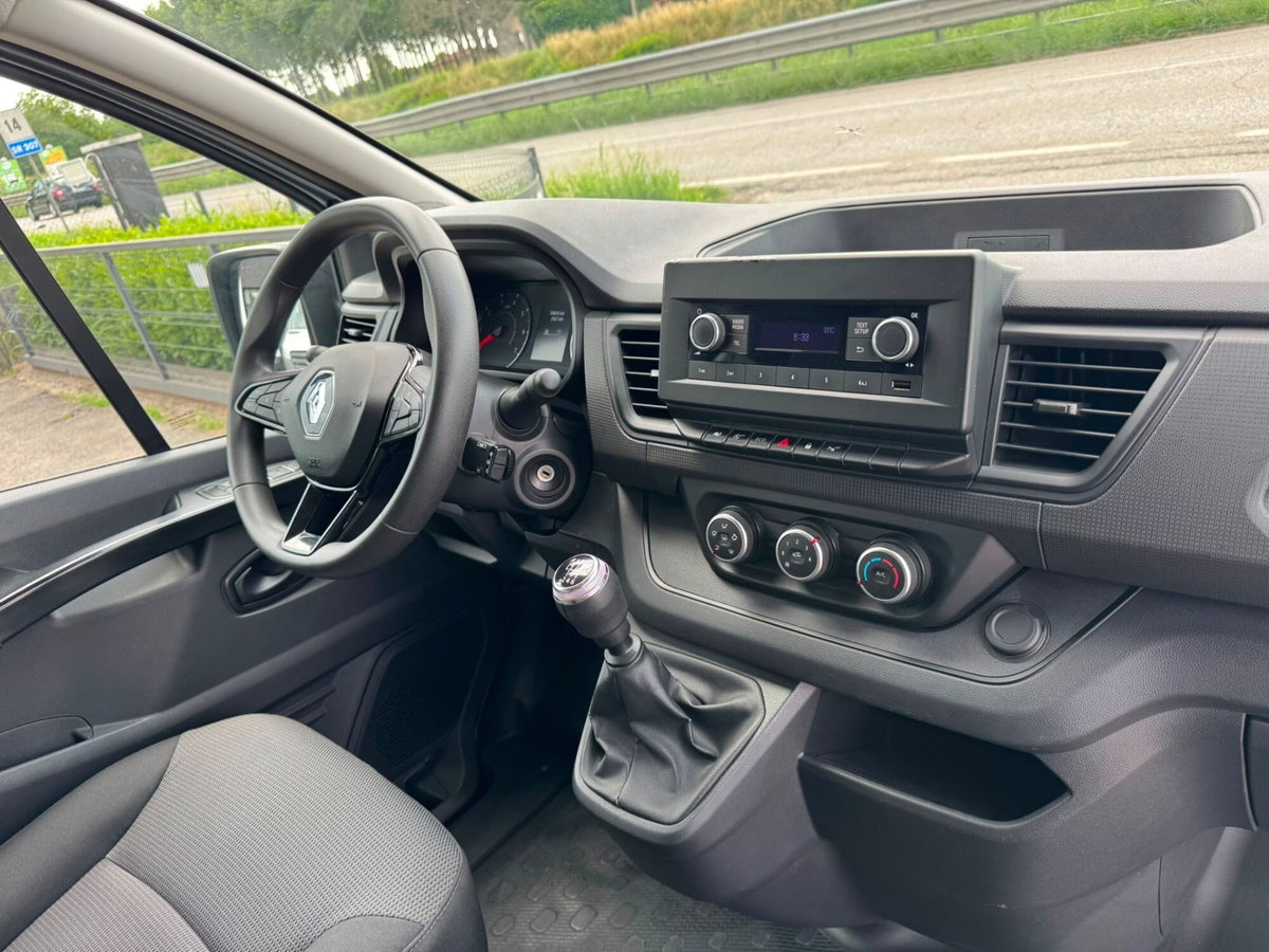 Renault Trafic Furgone BluedCi 150CV EDC PL-TN SpaceClass (15)