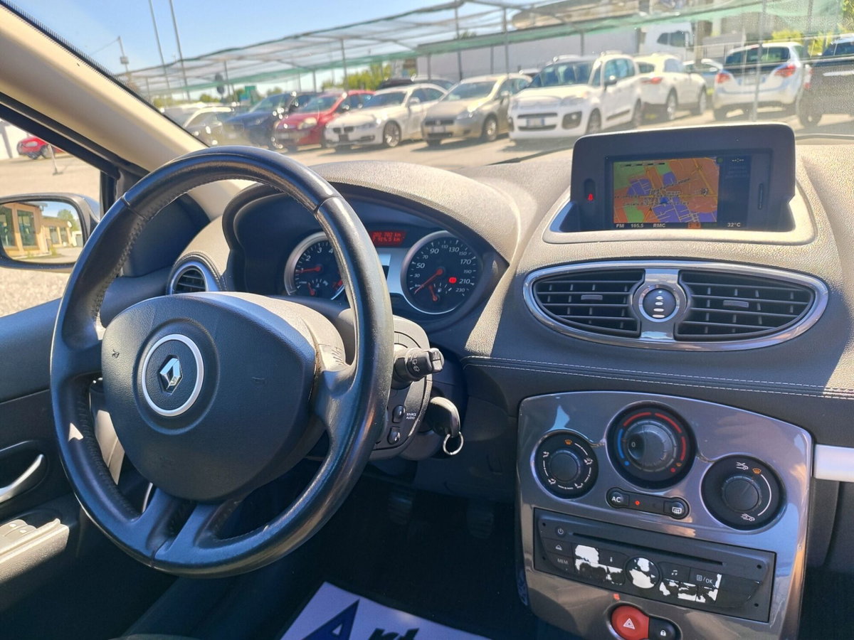 Renault Clio 1.2 16V 5 porte 20th Anniversario (14)