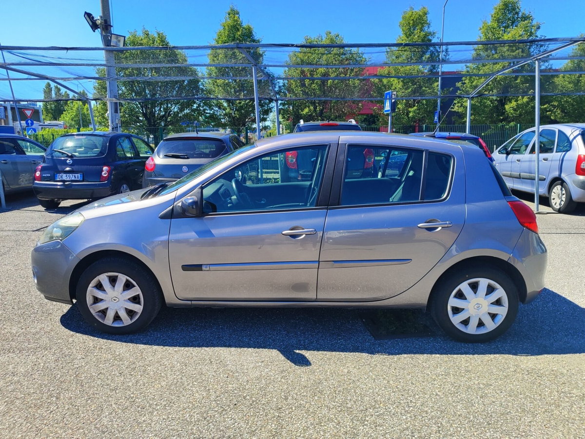 Renault Clio 1.2 16V 5 porte 20th Anniversario (3)