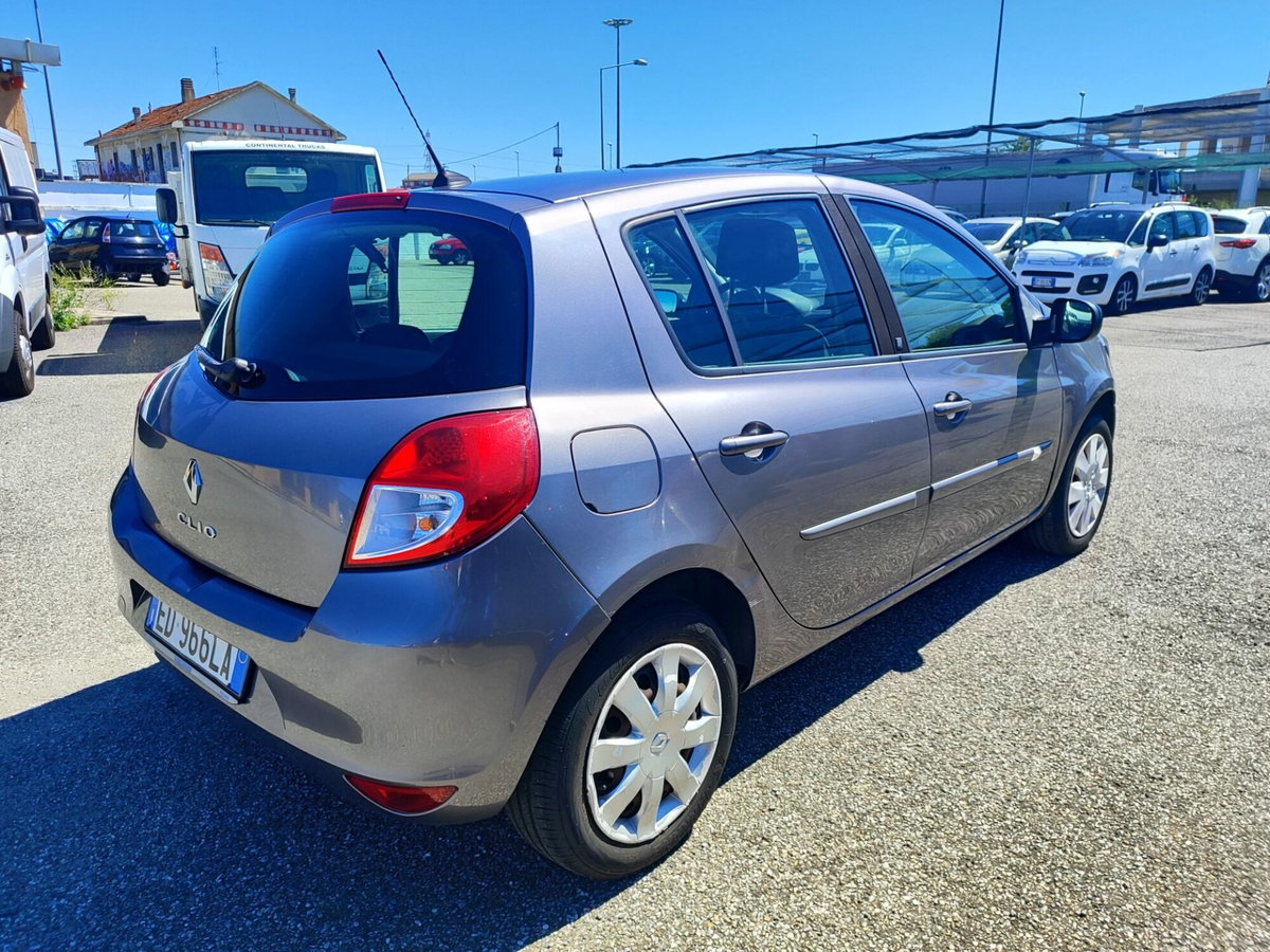Renault Clio 1.2 16V 5 porte 20th Anniversario (6)