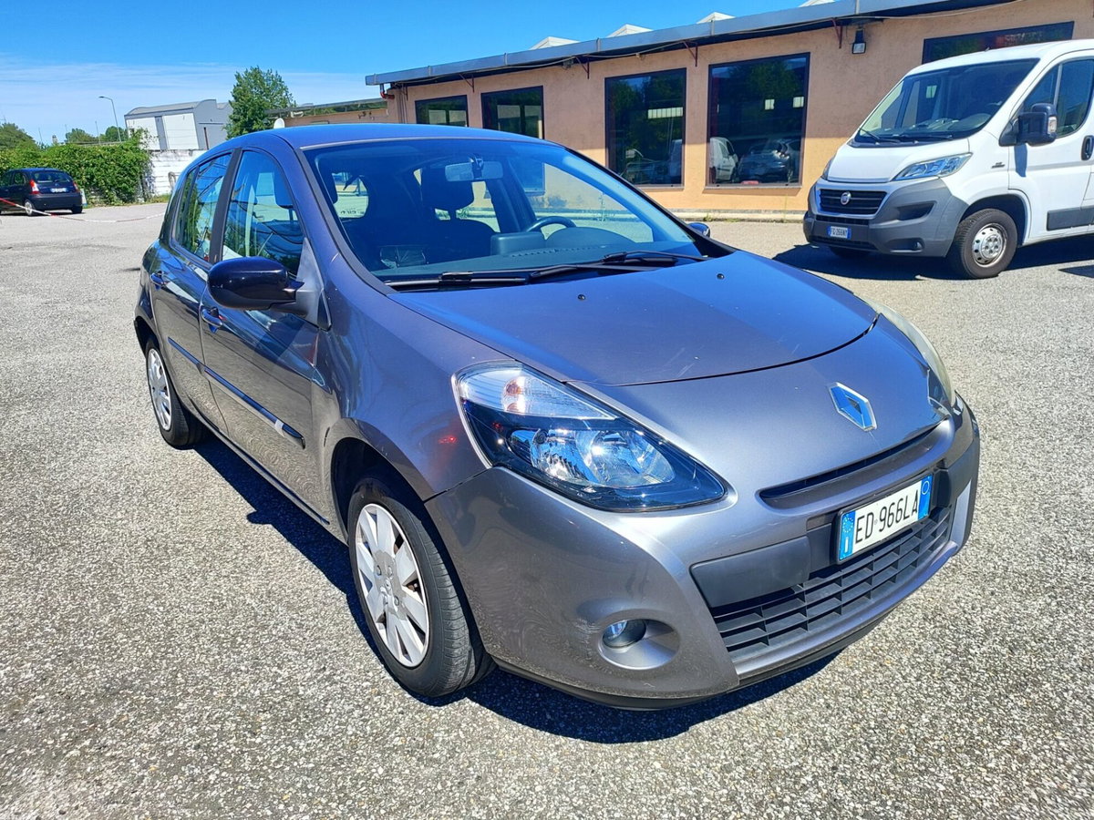 Renault Clio 1.2 16V 5 porte 20th Anniversario (8)