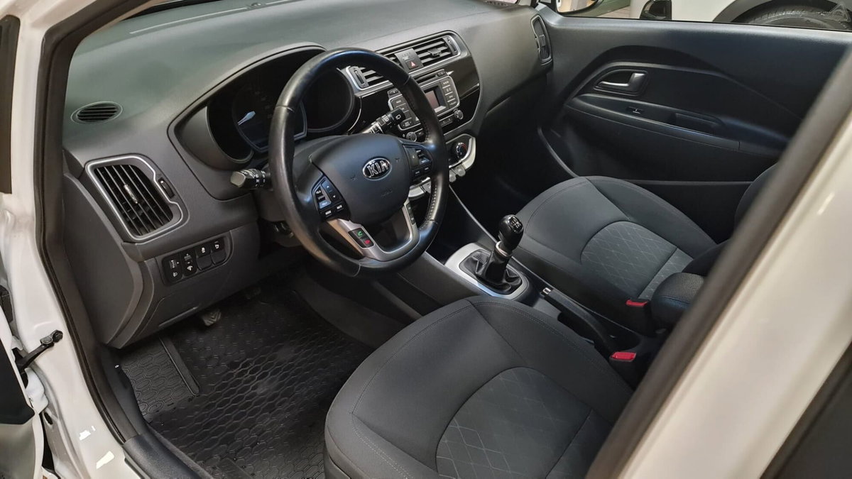 Kia Rio 1.1 CRDi 5p.S&S High Tech (14)