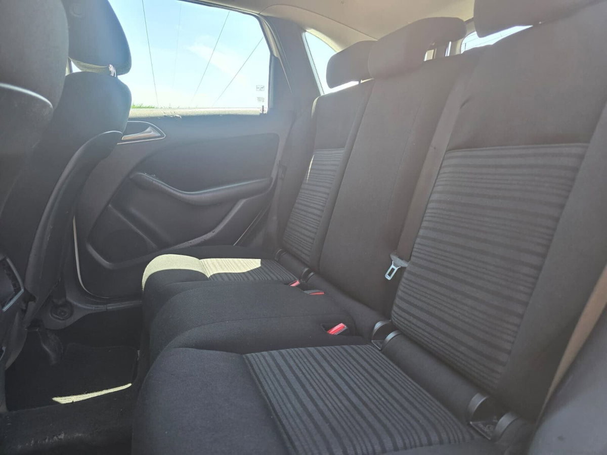 Mercedes-Benz Classe B 180 CDI BlueEFFICIENCY Premium (16)