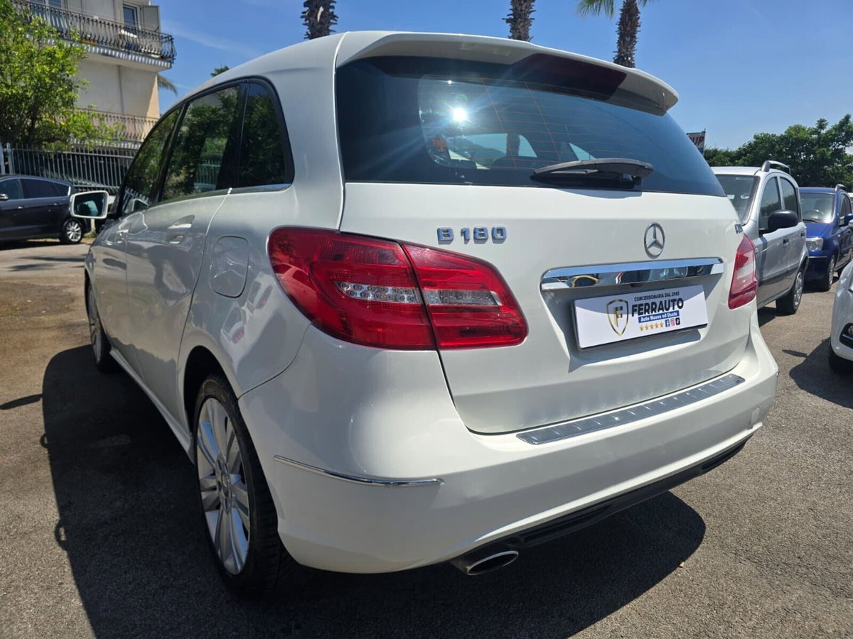 Mercedes-Benz Classe B 180 CDI BlueEFFICIENCY Premium (17)