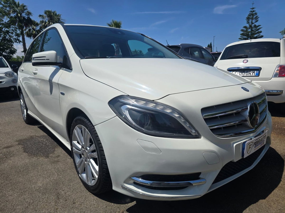 Mercedes-Benz Classe B 180 CDI BlueEFFICIENCY Premium (18)
